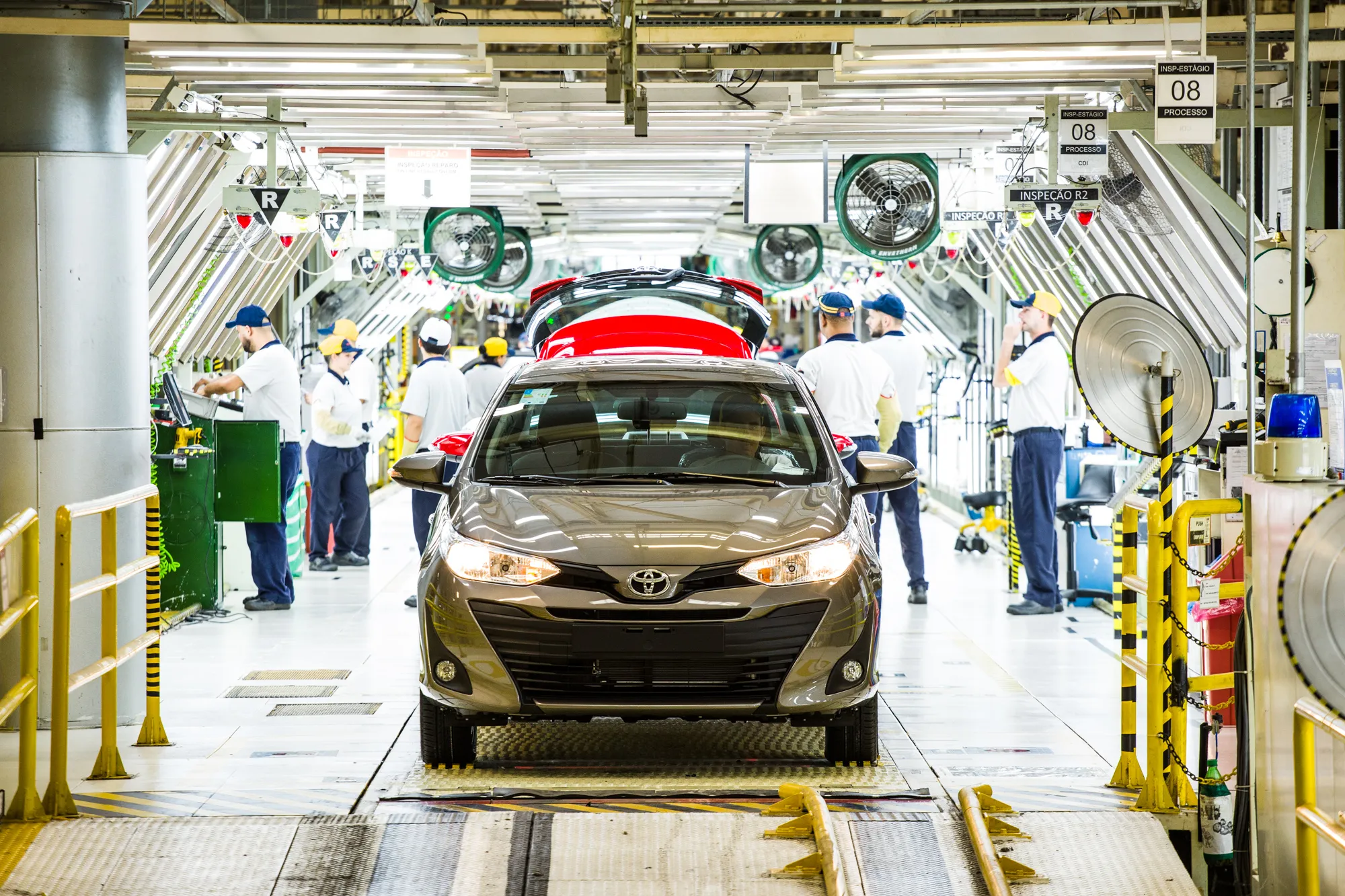 Toyota não cumpre meta de produção para abril devido à falta de peças