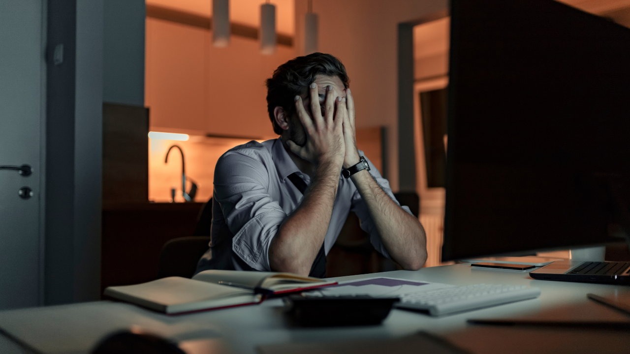 Análise de dados indica limites de trabalho para prevenir burnout