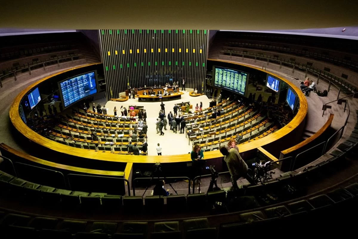 Câmara aprova MP sobre Trabalho Híbrido
