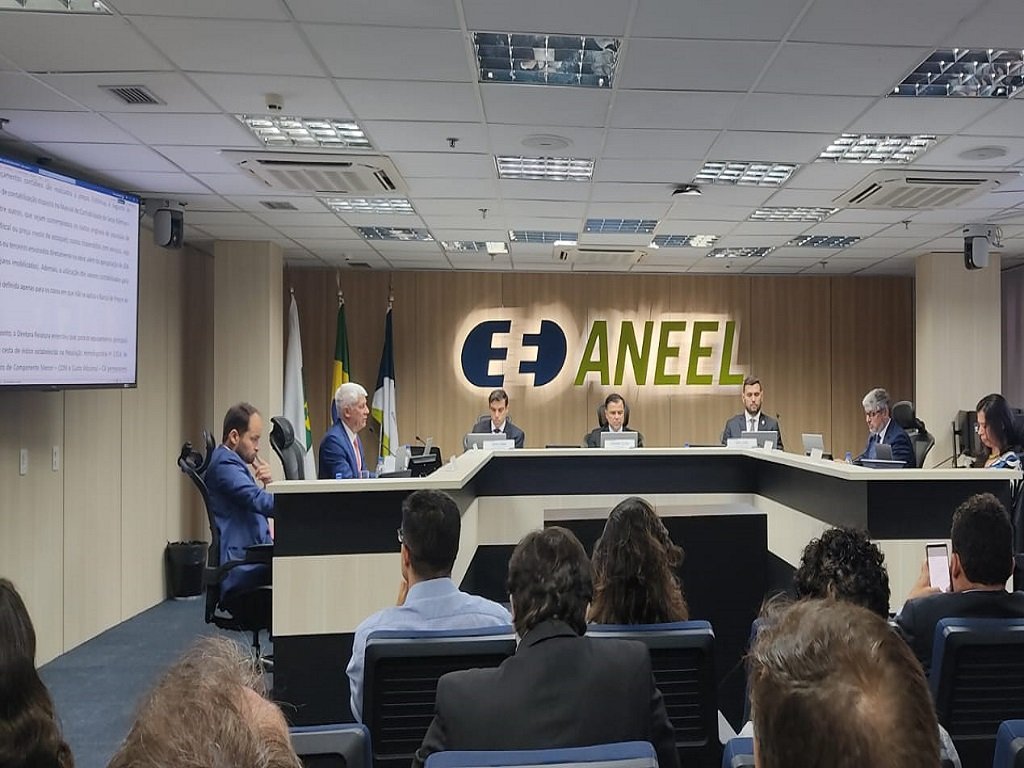 Aneel abre consulta para leilão de R$ 19,7 bilhões