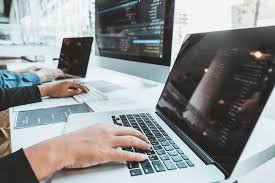 Marketplaces ganham força nas empresas para a compra de softwares