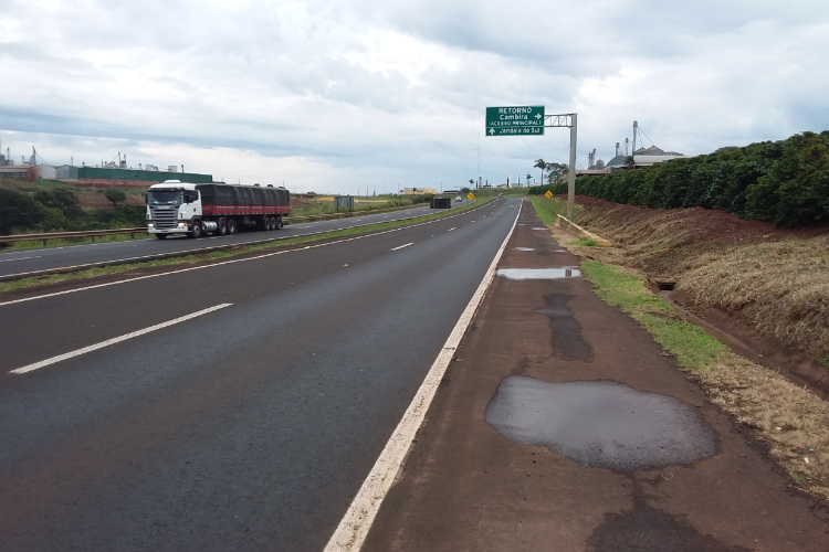 Contratação do seguro de cargas pelo transportador vai diminuir custo