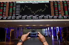 Bolsa sobe 4% na semana e dólar recua ao menor patamar desde junho de 2022
