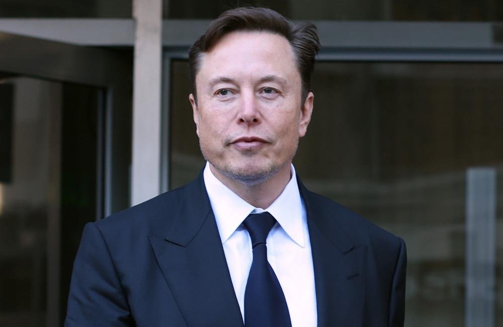 Elon Musk afirma que inteligência artificial tornará todos os empregos obsoletos