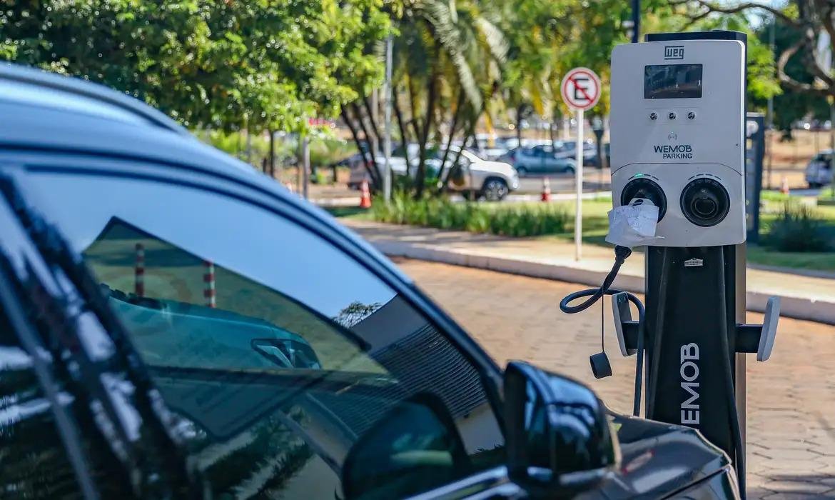 Carro elétrico que estourar cota de importação pagará tarifas