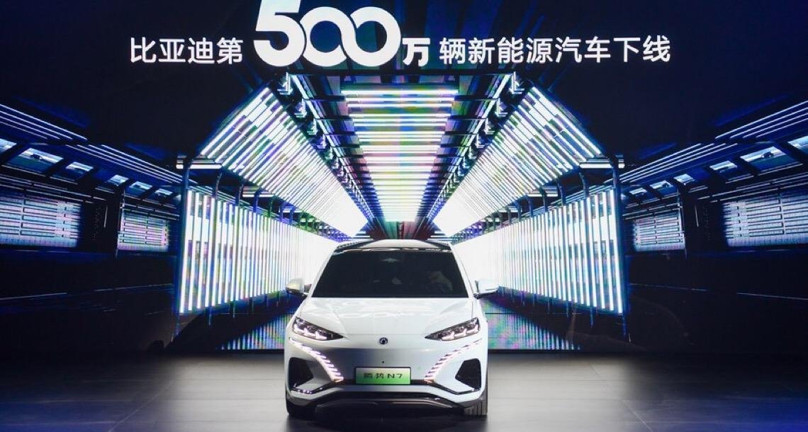 Chinesa BYD torna-se maior vendedora de veículos elétricos puros do mundo