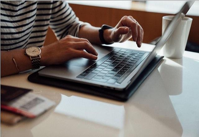 Trabalho híbrido cresce 126,3% entre as PMEs