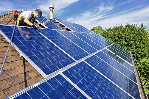 Energia solar nos telhados e pequenos terrenos