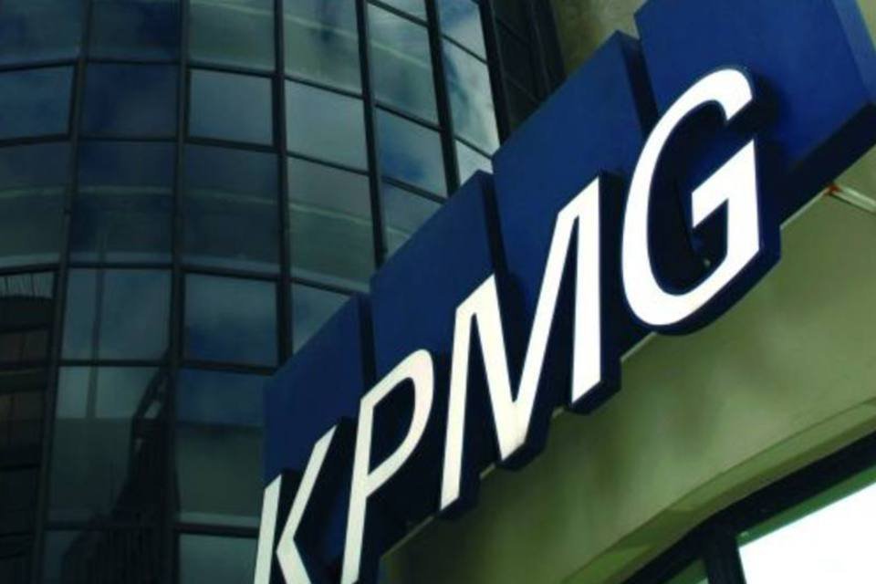 Inteligência artificial segue no centro da estratégia das empresas, aponta estudo da KPMG
